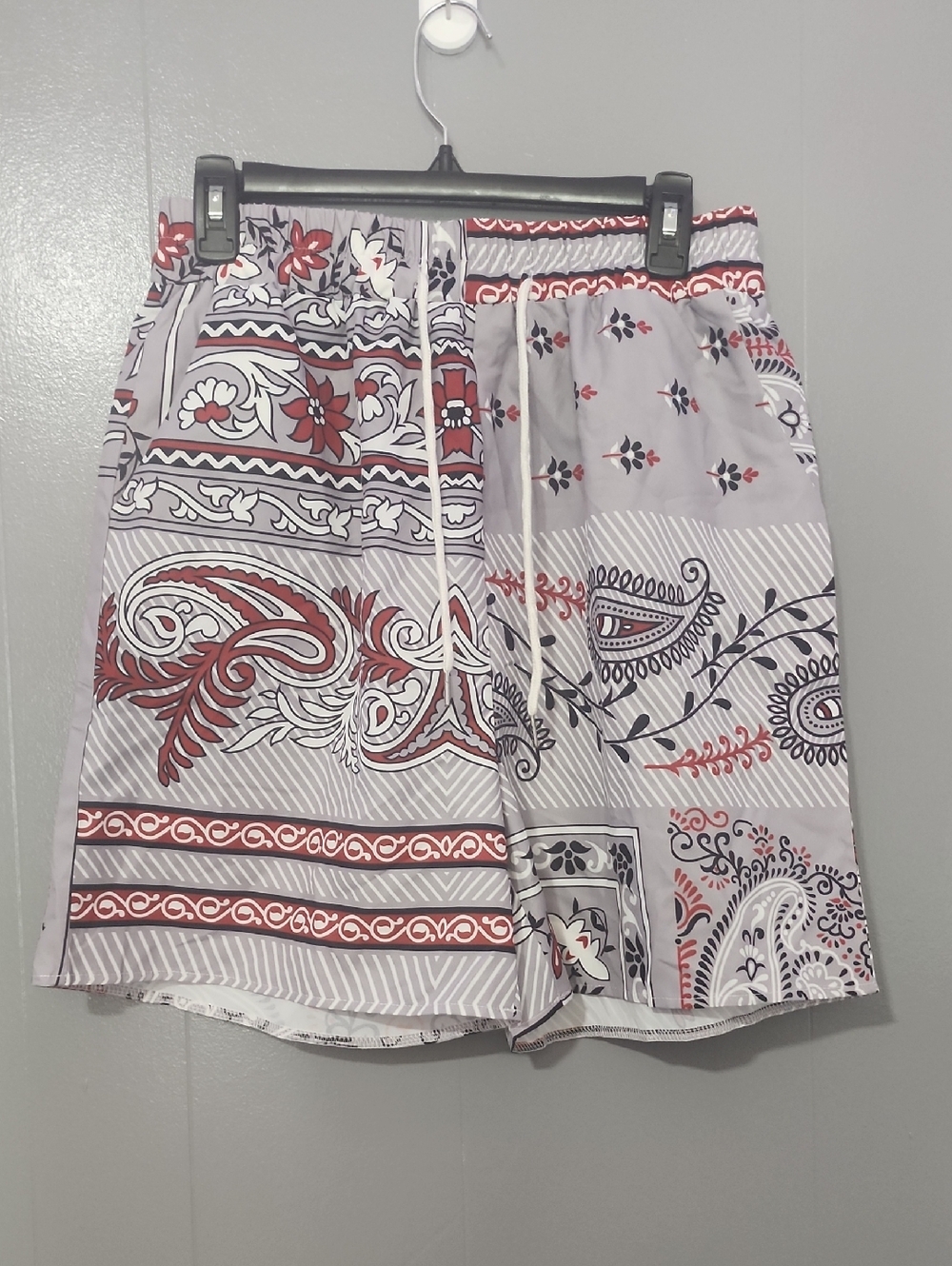 ROMWE Gray Shorts with Red Paisley Pattern